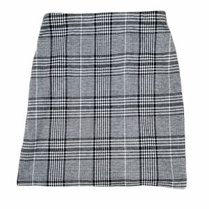 H&M Divided Black and White Plaid Elastic Waistband Stretchy Mini Skirt
